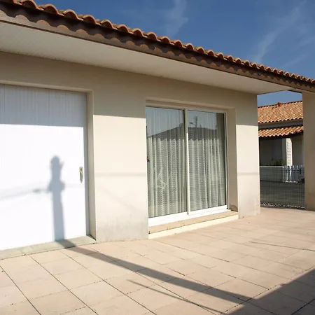 Maison Spacieuse A 300m De La Avec Terrasse, Pour 6 Pers., - Fr-1-323-378 Holiday home Saint-Hilaire-de-Riez