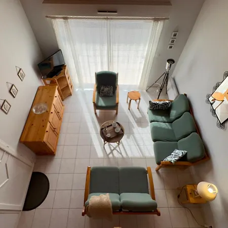 Maison Spacieuse A 300m De La Avec Terrasse, Pour 6 Pers., - Fr-1-323-378