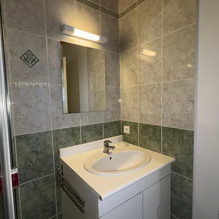 Holiday home Maison Spacieuse A 300m De La Avec Terrasse, Pour 6 Pers., - Fr-1-323-378