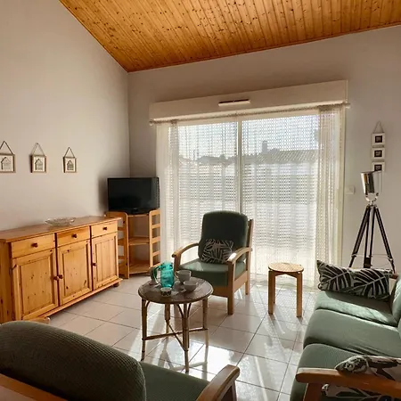 Maison Spacieuse A 300m De La Avec Terrasse, Pour 6 Pers., - Fr-1-323-378 Holiday home
