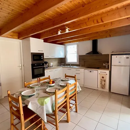 Maison Spacieuse A 300m De La Plage, Terrasse, Garage - Fr-1-323-378 圣伊莱尔·德列